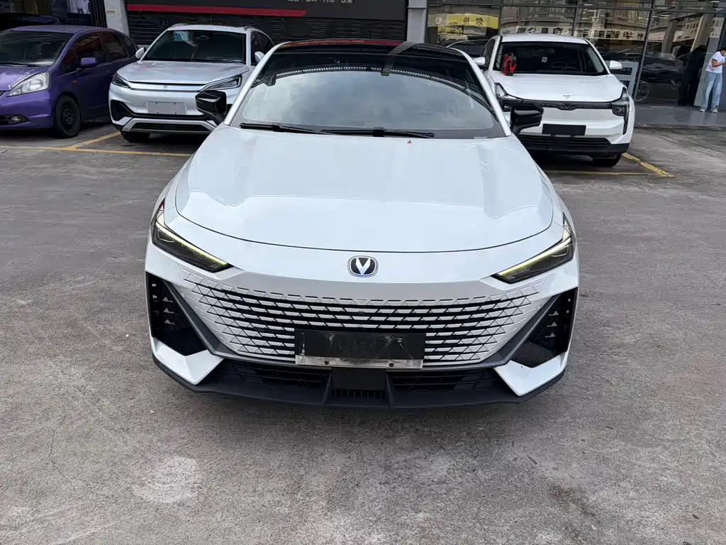 Changan UNI-V 2022 1.5T Luxury