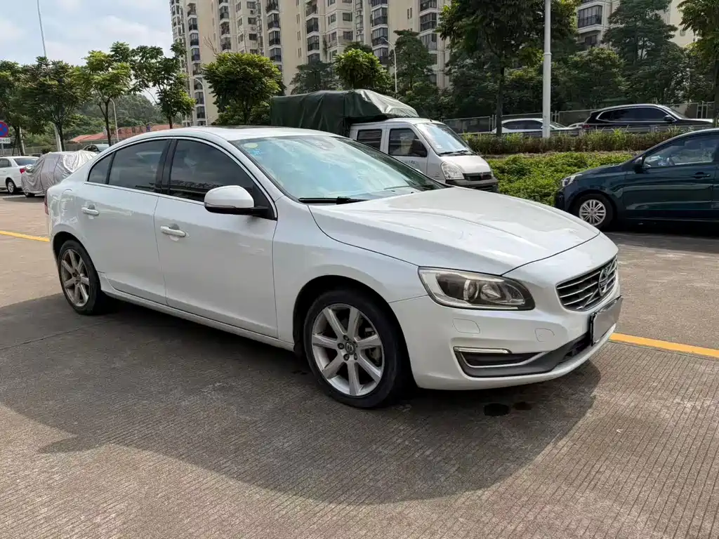Volvo S60 — миниатюра 8