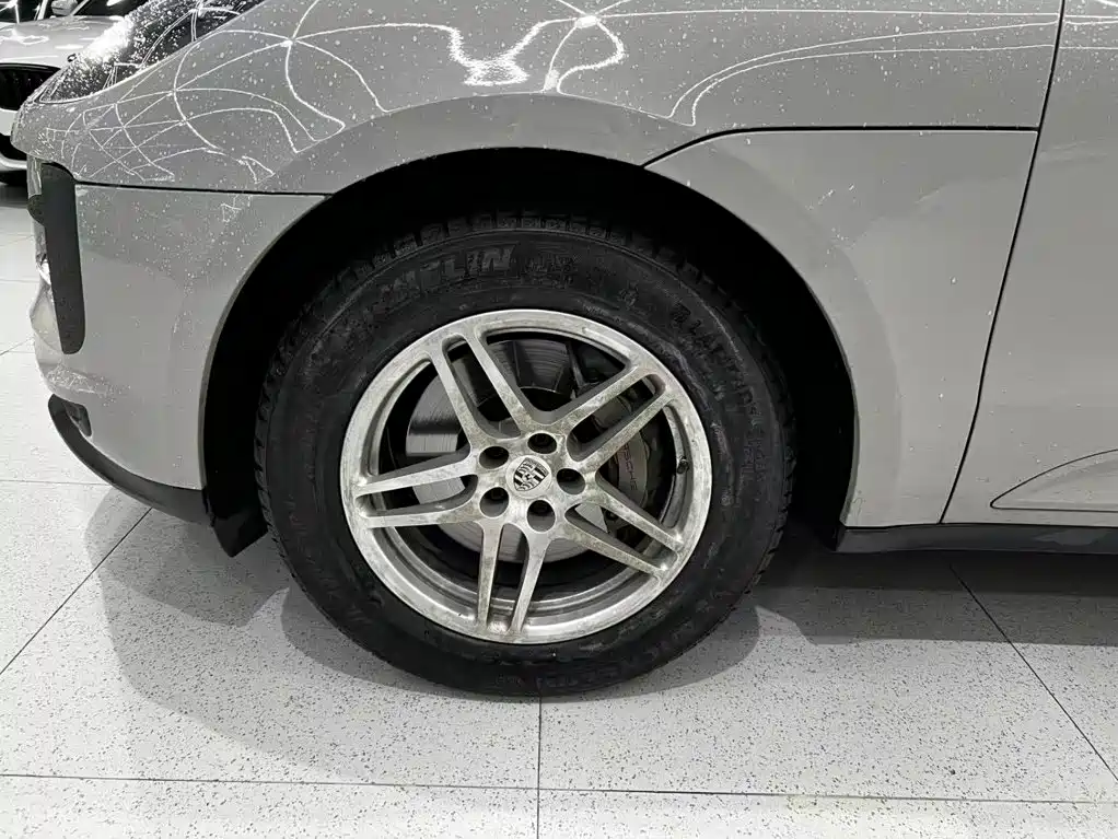 Porsche Macan — миниатюра 12