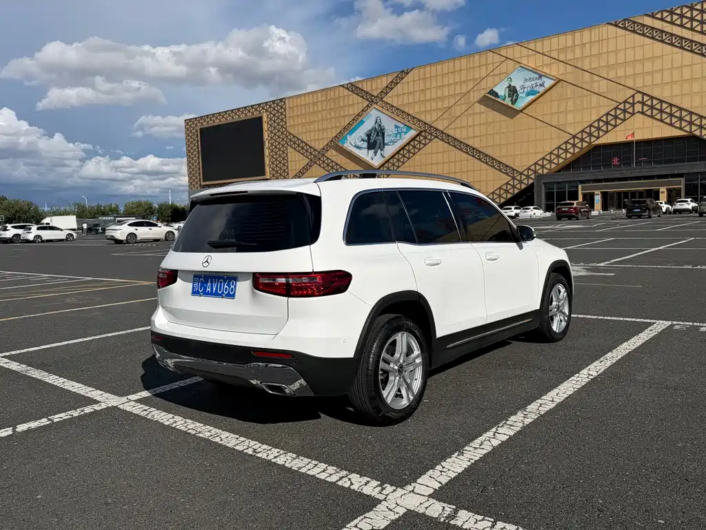Mercedes-Benz GLB — миниатюра 4