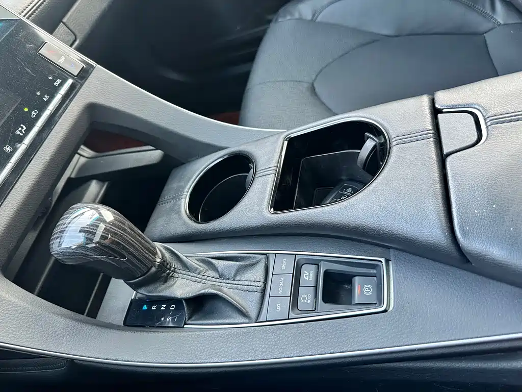 Toyota Avalon — миниатюра 12
