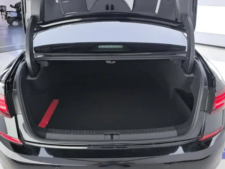 Volkswagen Passat PHEV — миниатюра 4
