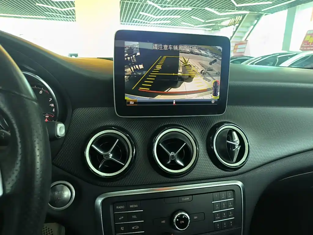 Mercedes-Benz GLA — миниатюра 13