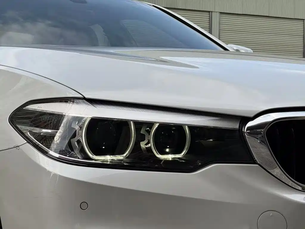 BMW 5 Series — миниатюра 17