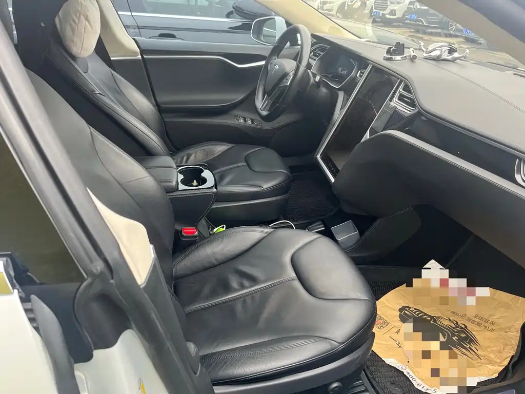 Tesla Model S — миниатюра 4