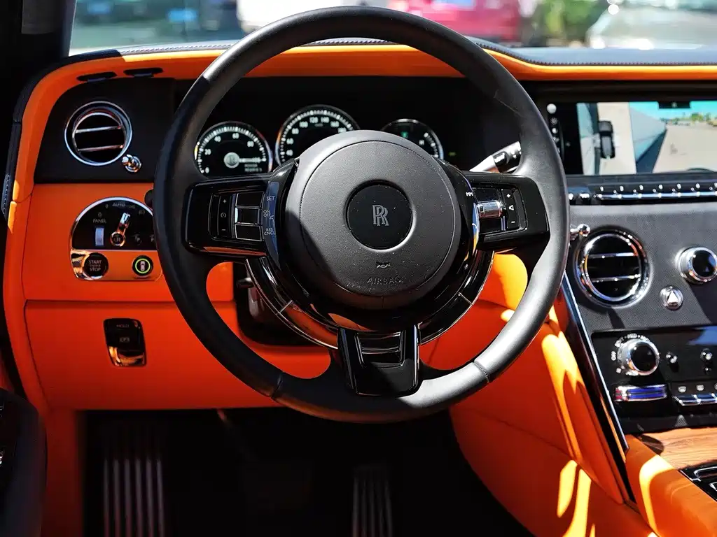 Rolls-Royce Cullinan — миниатюра 10
