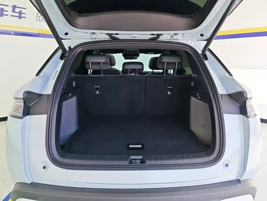 BYD L DM-i — миниатюра 4