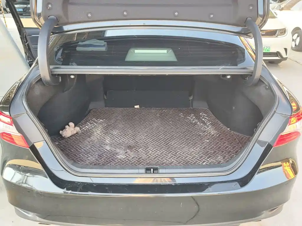 Toyota Camry — миниатюра 19