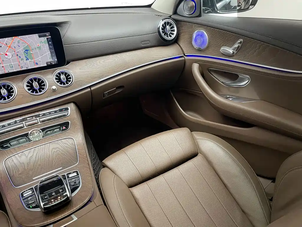 Mercedes-Benz E-Class — миниатюра 12