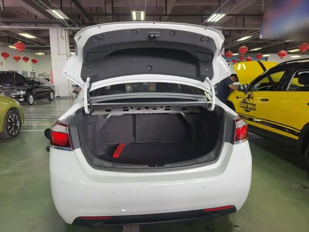 Chevrolet Cruze — миниатюра 19