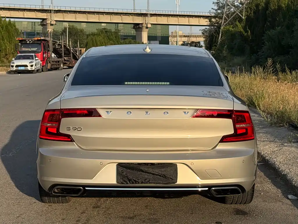 Volvo S90 — миниатюра 6