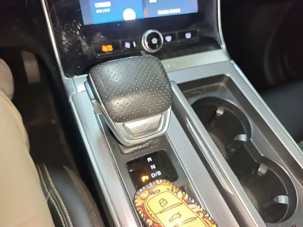 Roewe RX5 — миниатюра 14
