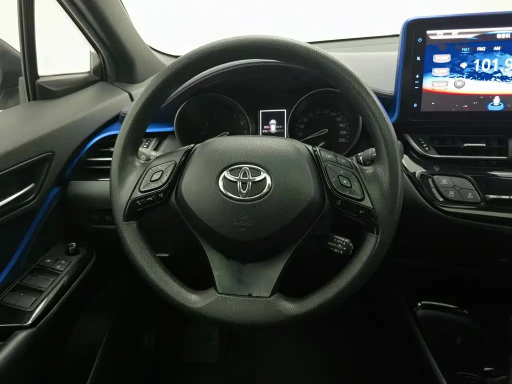 Toyota C-HR — миниатюра 11