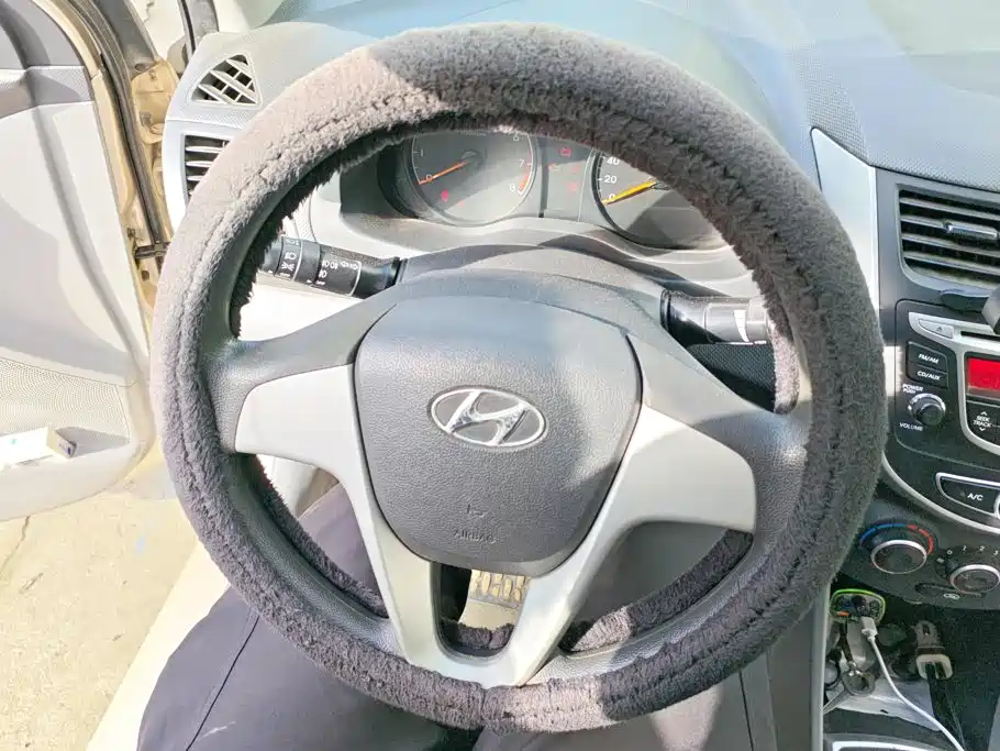 Hyundai Verna — миниатюра 15