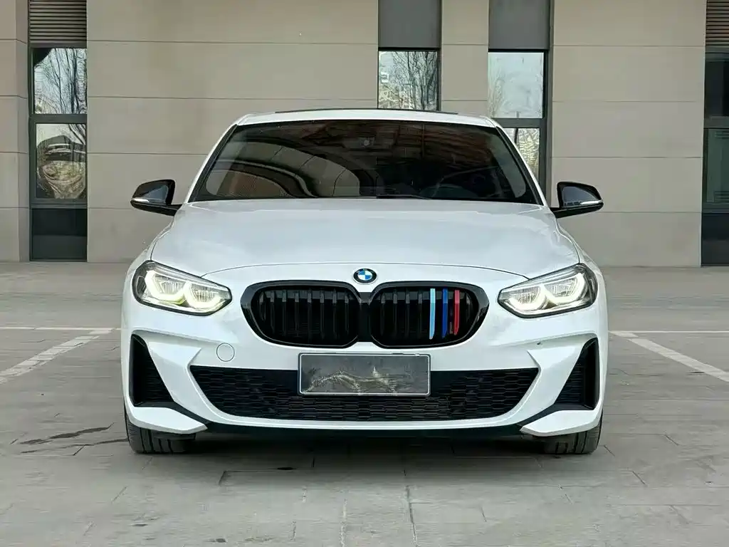 BMW 1 SERIES