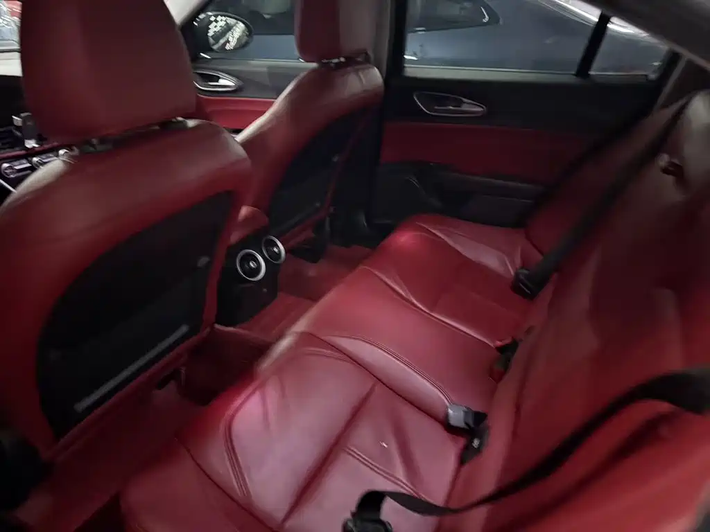 Alfa Romeo Giulia — миниатюра 9