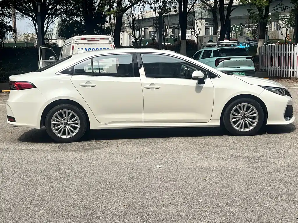 Toyota Allion — миниатюра 5