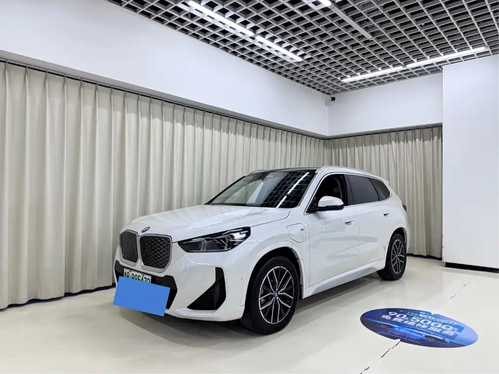 BMW iX1 2024