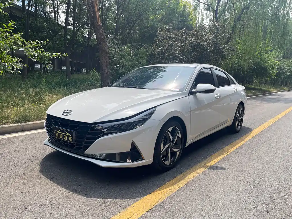 Hyundai Elantra 2023