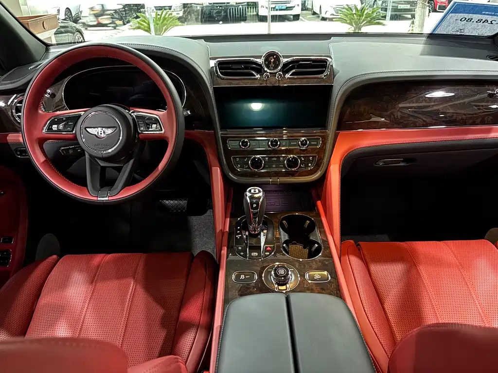 Bentley Bentayga — миниатюра 10