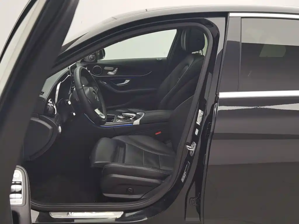 Mercedes-Benz C-Class — миниатюра 10