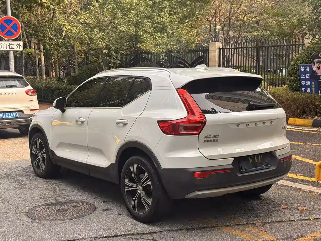 Volvo XC40 — миниатюра 8