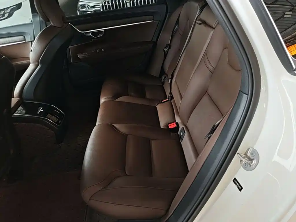 Volvo S90 — миниатюра 17