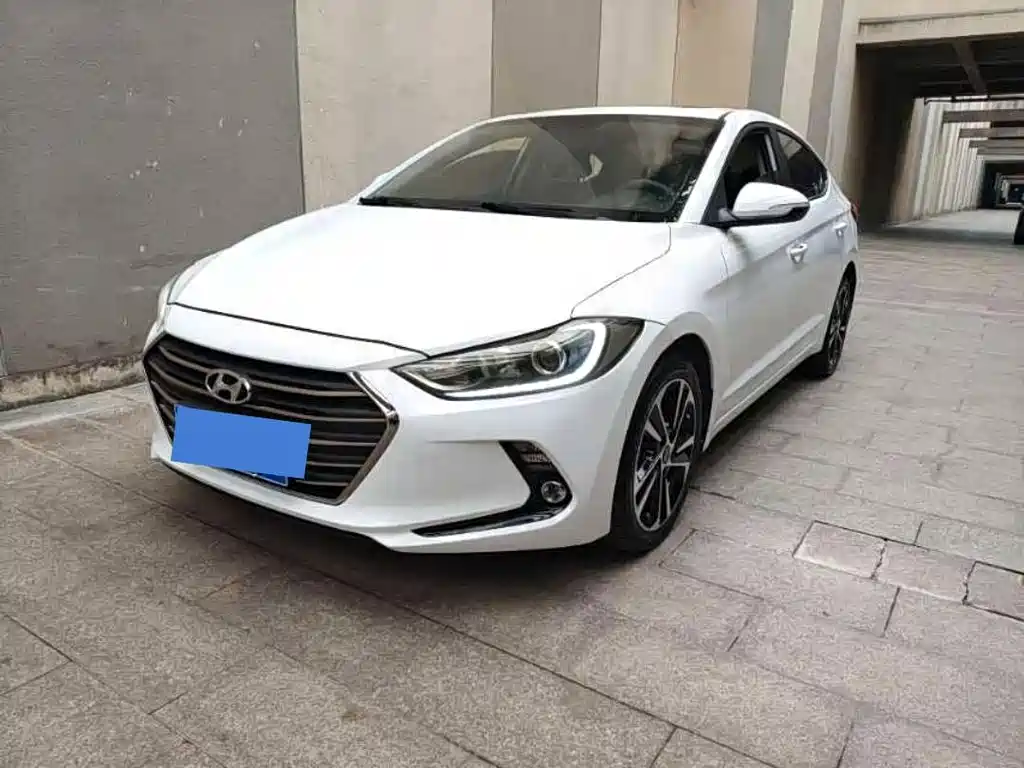 Купить Hyundai Elantra