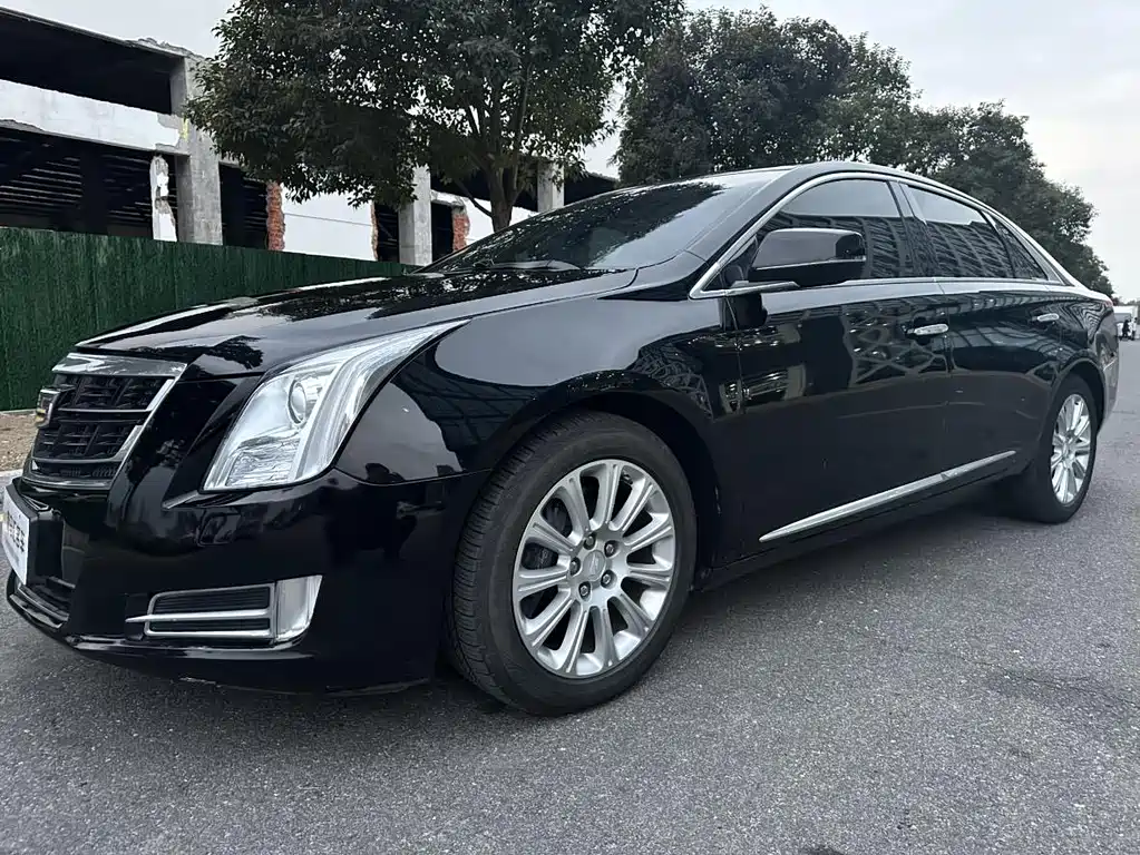 CADILLAC XTS