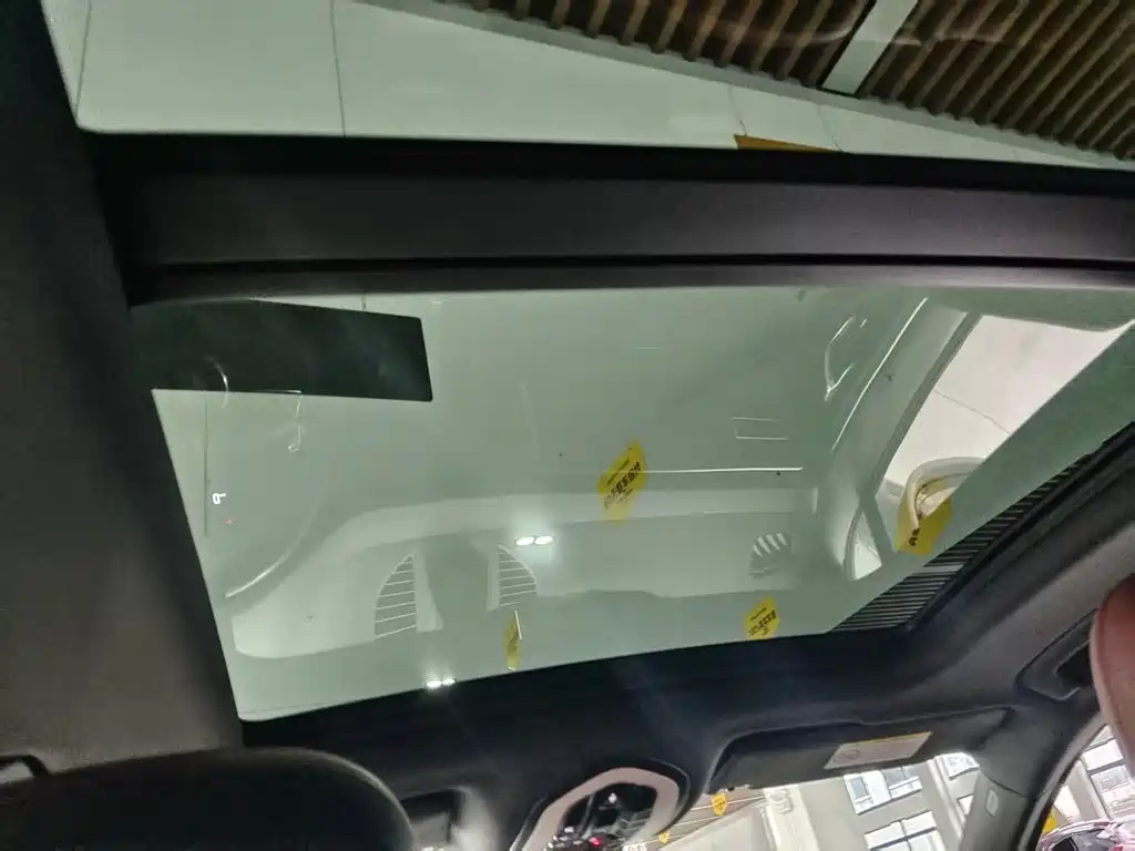 Porsche Macan — миниатюра 18
