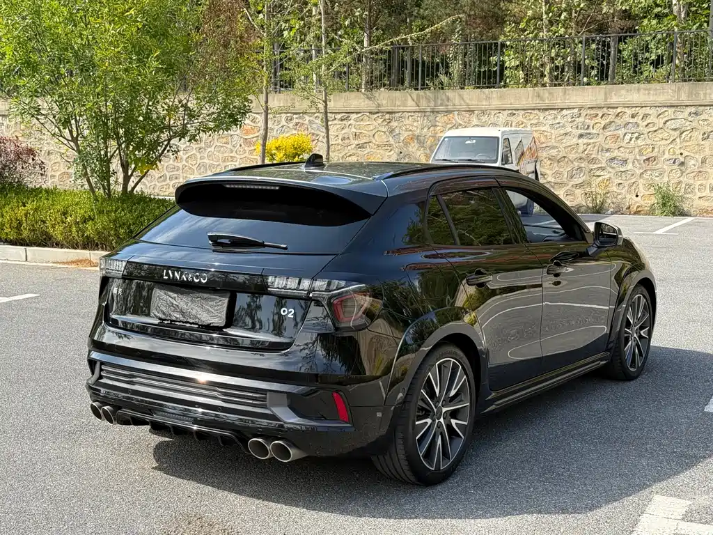 Lynk & Co 02 Hatchback — миниатюра 7