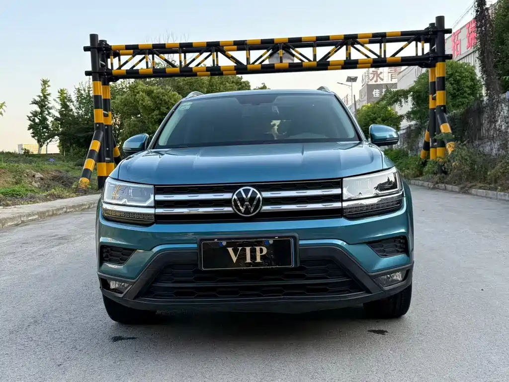 Volkswagen Tharu — миниатюра 2