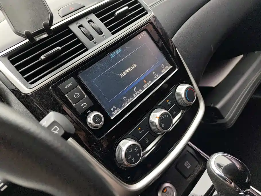 Nissan Tiida — миниатюра 13