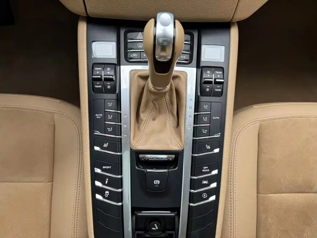 Porsche Macan — миниатюра 14