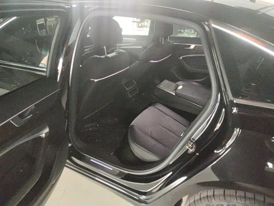 Audi A6L — миниатюра 7