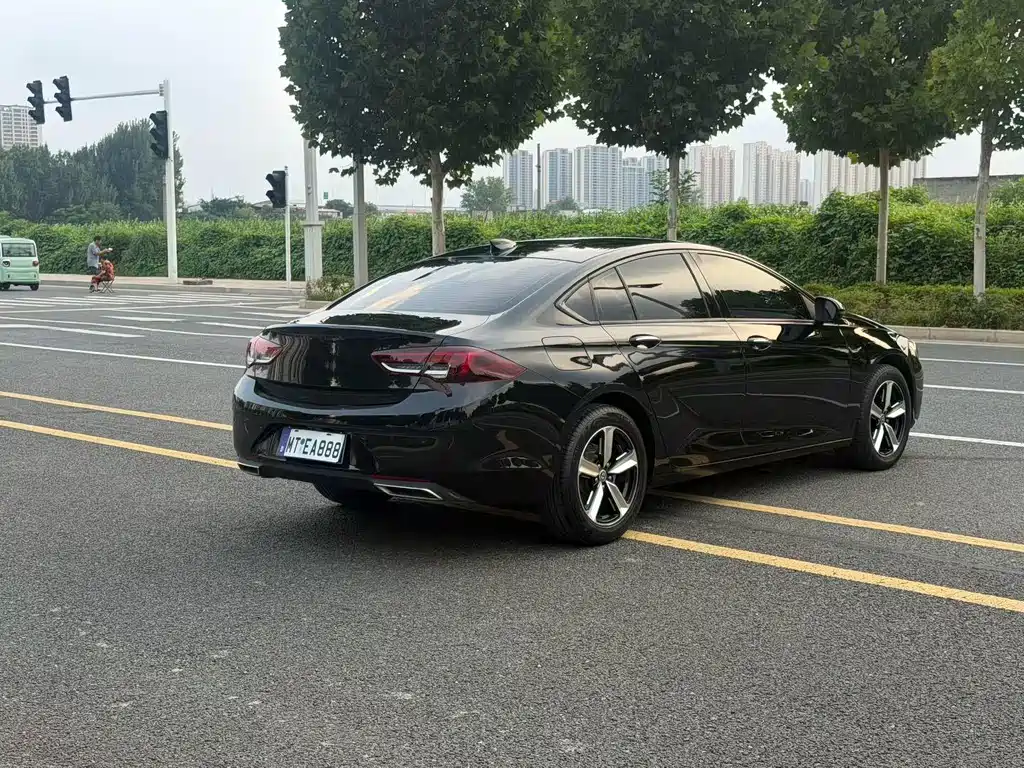 Buick Regal — миниатюра 8