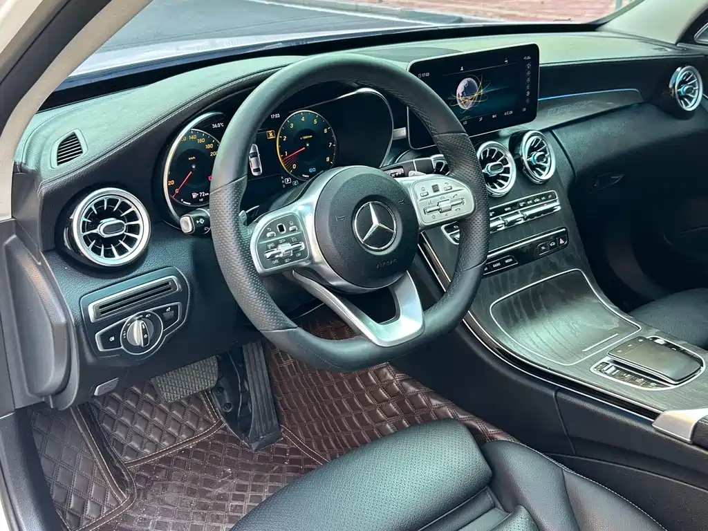Mercedes-Benz C-Class — миниатюра 13