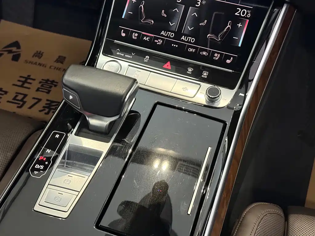 Audi A8 — миниатюра 9
