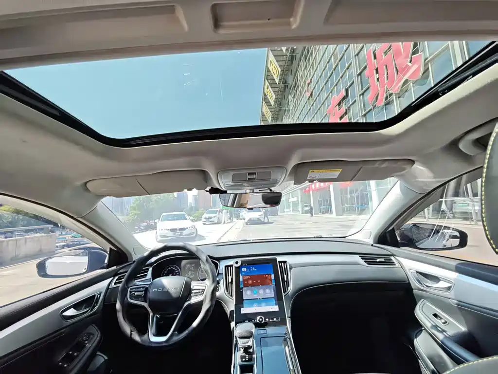 Roewe i6 MAX New Energy — миниатюра 11
