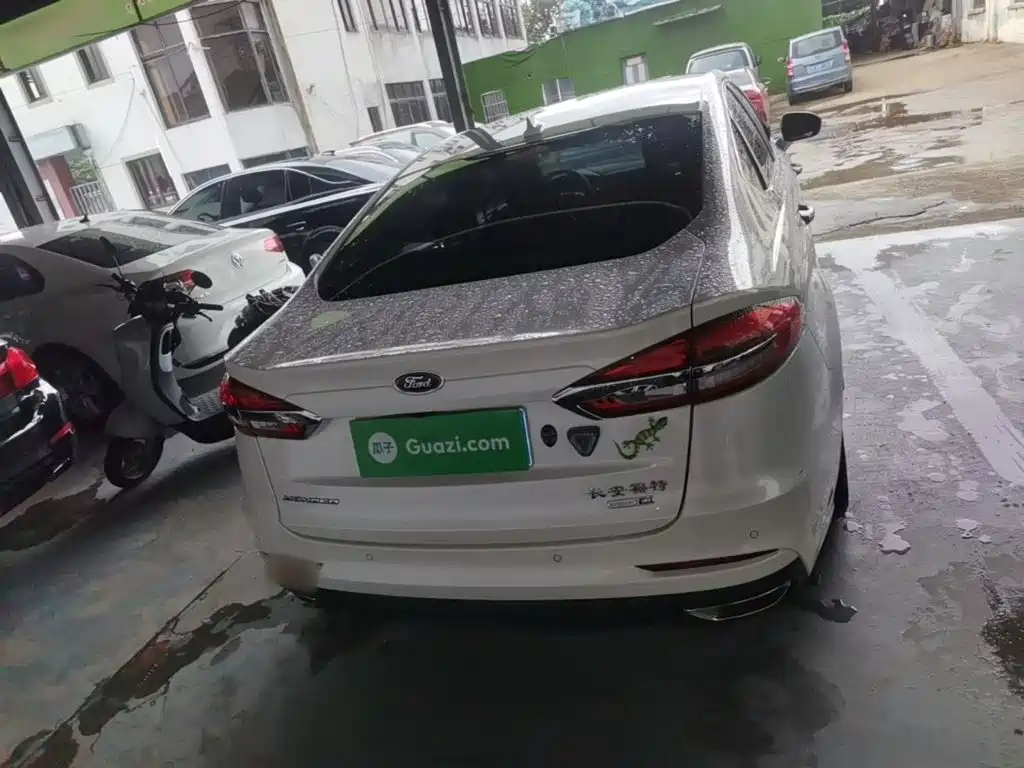 Ford Mondeo — миниатюра 6