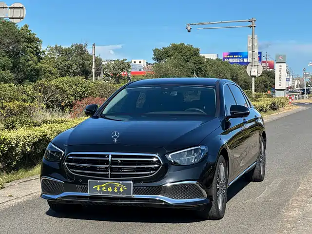 MERCEDES-BENZ E CLASS