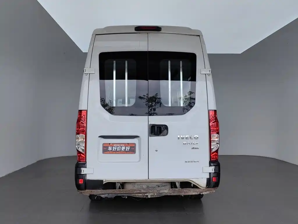 IVECO Ousheng — миниатюра 4