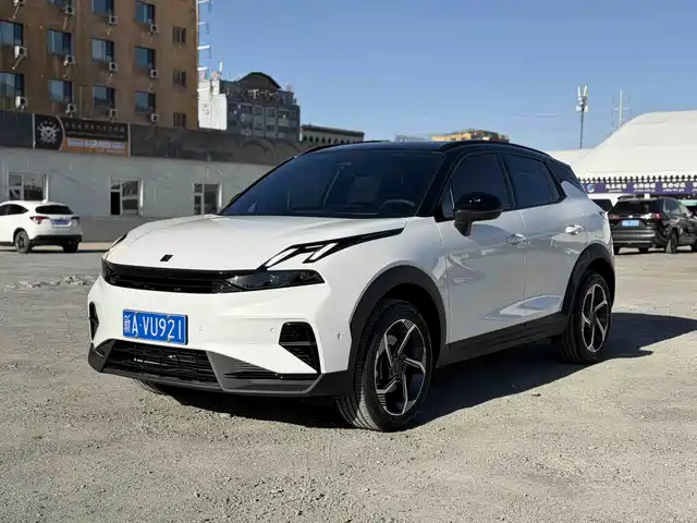 2025 Lynk & Co 06