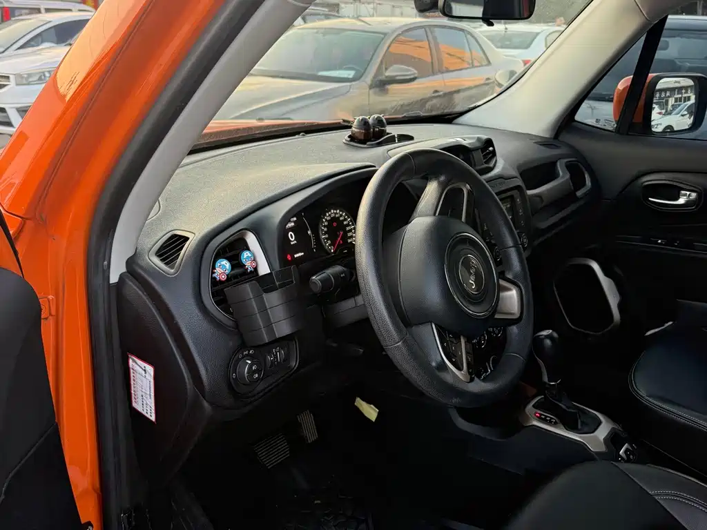 Jeep Renegade — миниатюра 4
