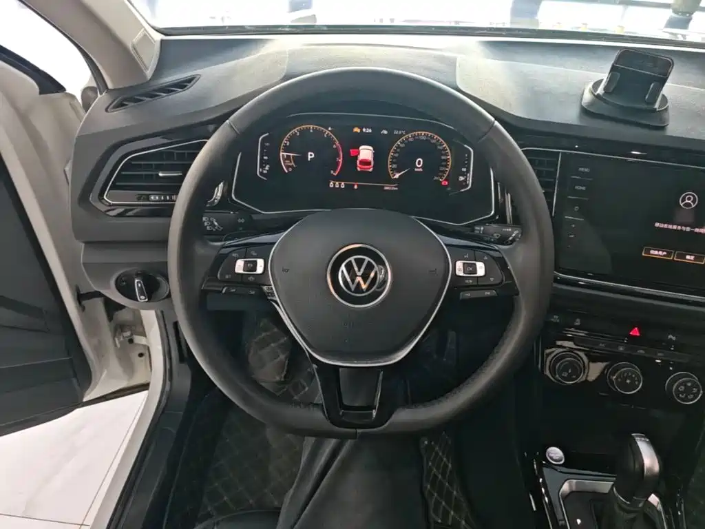 Volkswagen T-Roc — миниатюра 11