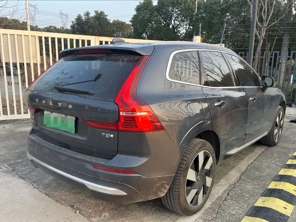 VOLVO XC60 PLUG IN HYBRID