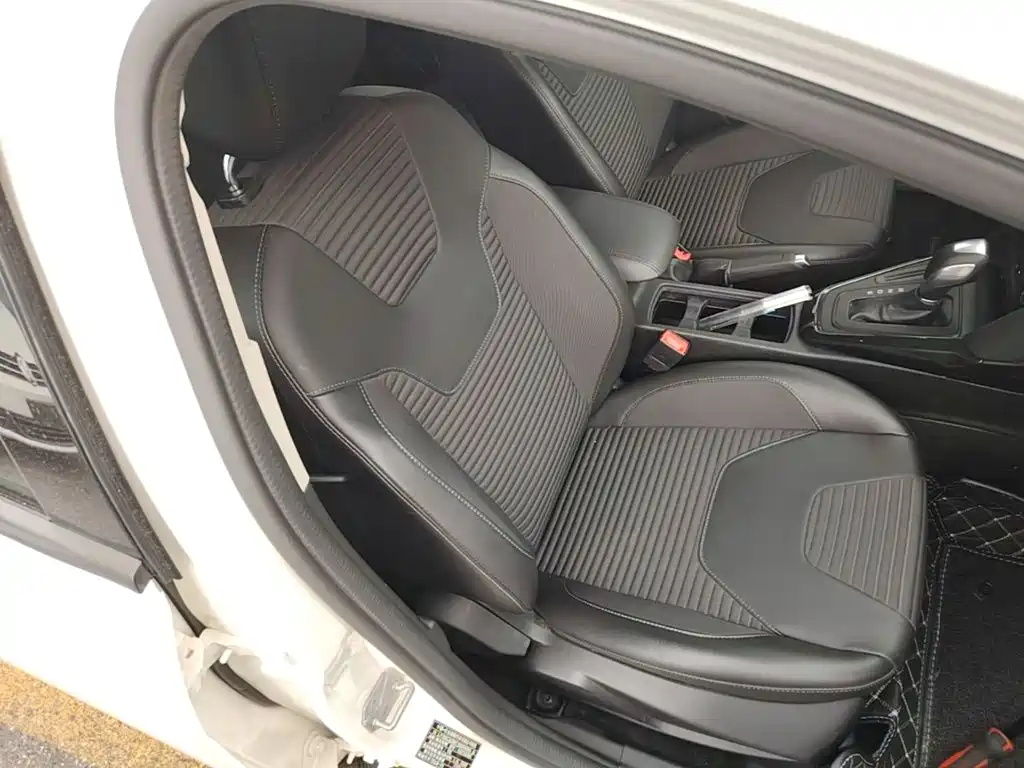 Ford Focus — миниатюра 25