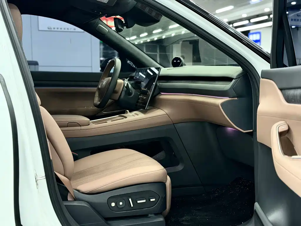 NIO ES8 — миниатюра 9