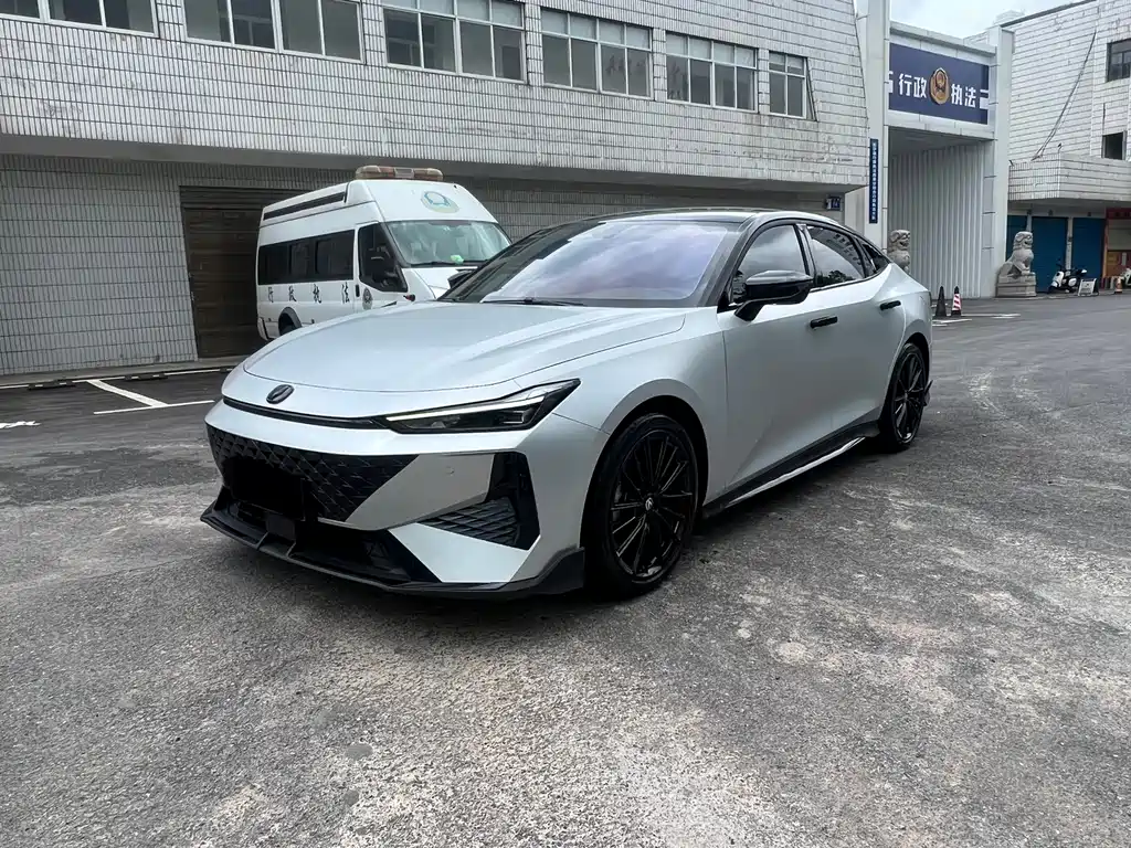 Changan UNI-V 2024