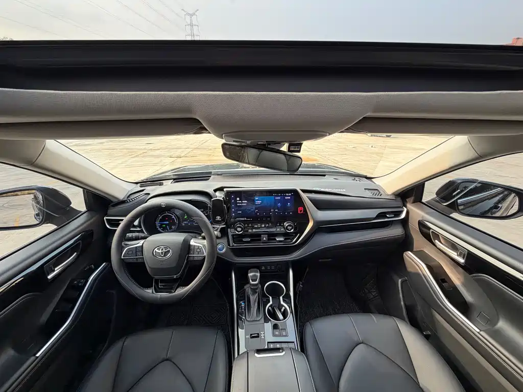 Toyota Highlander — миниатюра 14